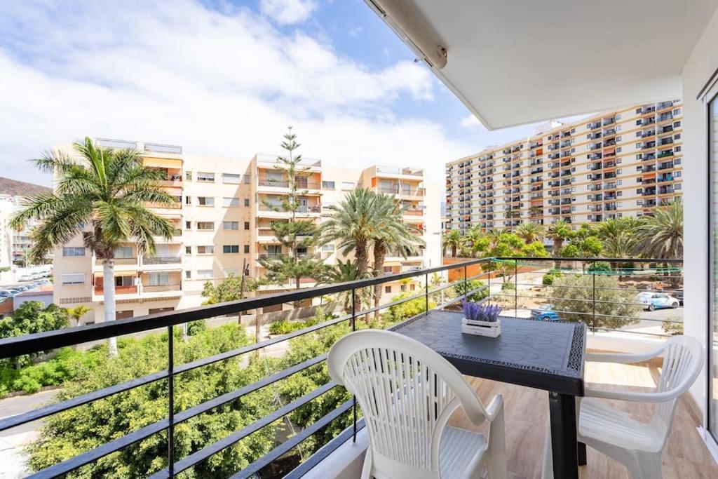 Vivienda Vacacional Rosaini Los Cristianos  Eksteriør billede