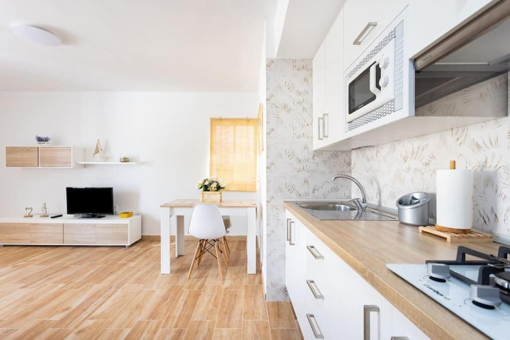 Vivienda Vacacional Rosaini Los Cristianos  Eksteriør billede