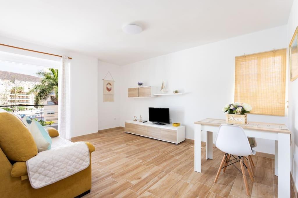 Vivienda Vacacional Rosaini Los Cristianos  Eksteriør billede